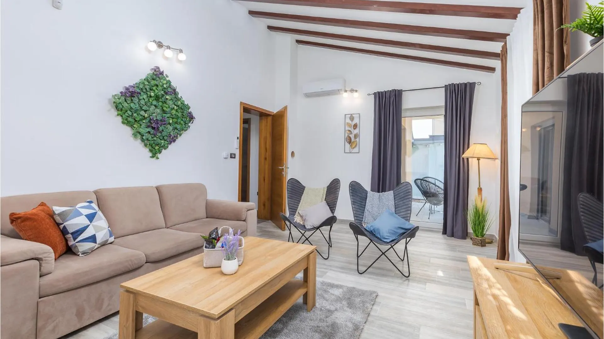 Nice Home In Stinjan With Wifi