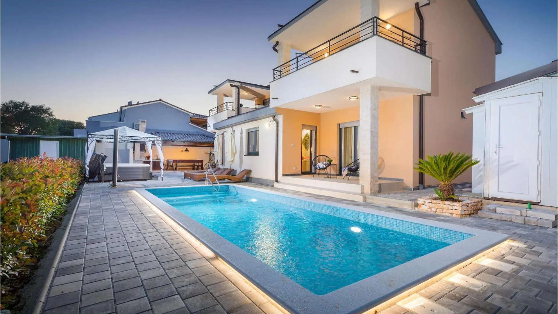 Nice Home In Stinjan With Wifi