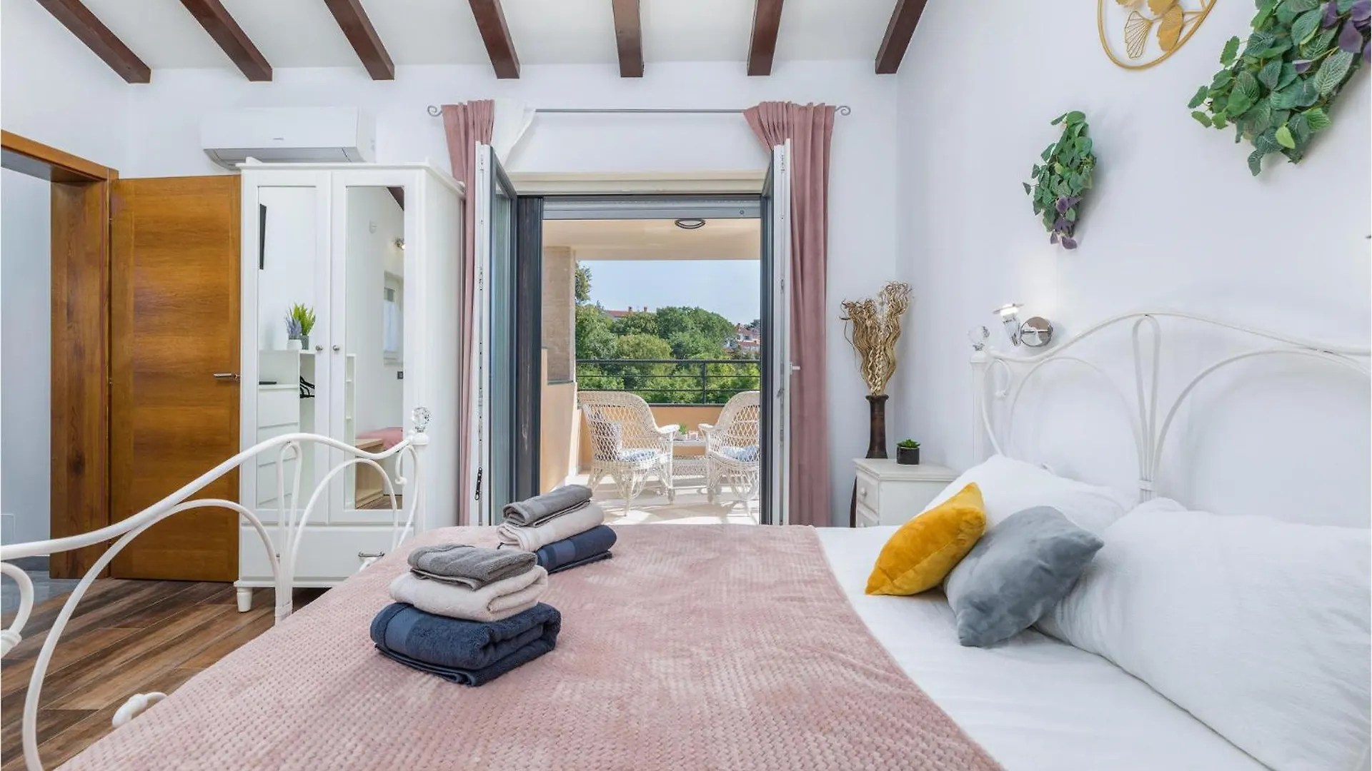 Nice Home In Stinjan With Wifi